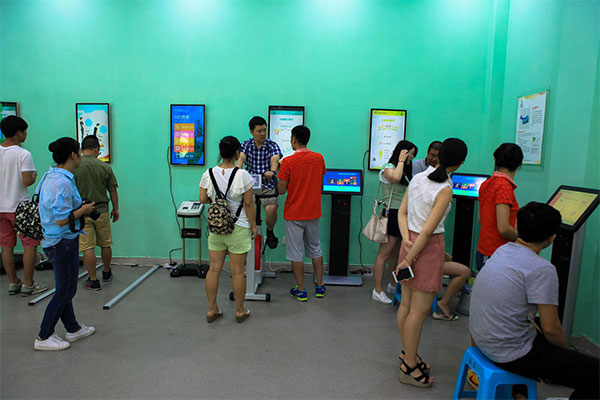 ����һ�w�C���и���������